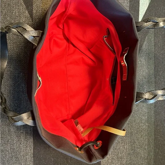 Classic Dooney and Bourke Nylon Black Tote Bag - Picture 5 of 11